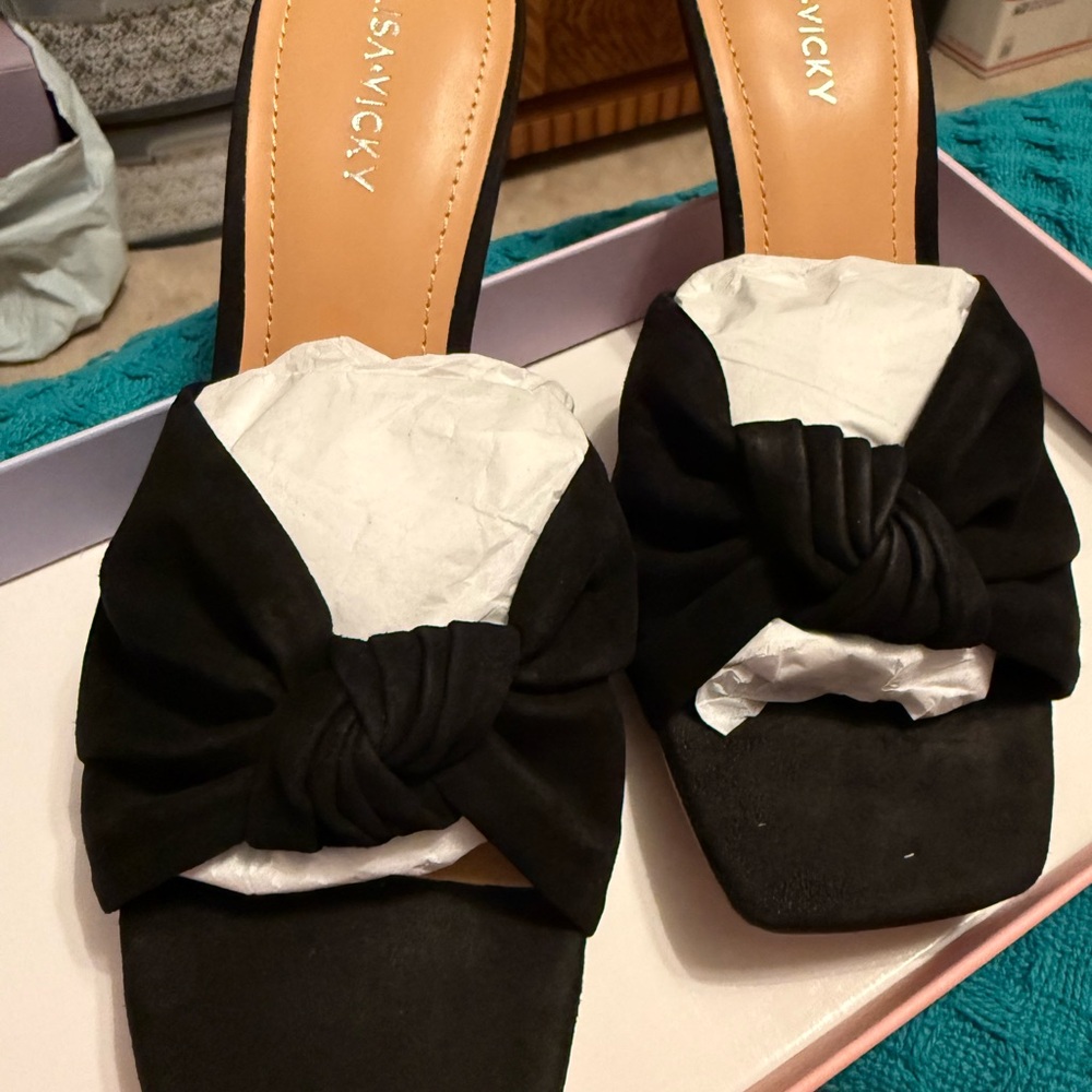 Lisa Vickey Black Heeled Sandals